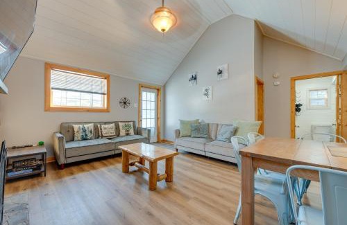 Blakeslee House | 4 Mi to Big Boulder The Cozy Cabin on 8 Acres!