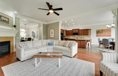 Branson House | 4 Mi to Branson Landing Huge Home with Game Room!