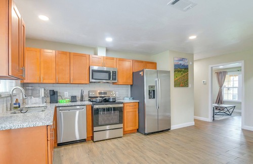 Southeast Houston House | 4 Mi to NRG Stadium: Quiet Home w/Fenced Yard!