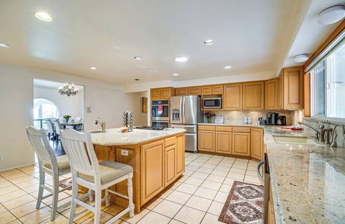 Roseburg Villa | 4 Mi to River: Umpqua Valley Villa w/Fire Pit!