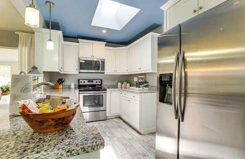 Venice Gardens House | 4 Mi to Venice Beach: Home w/Patio & Yard