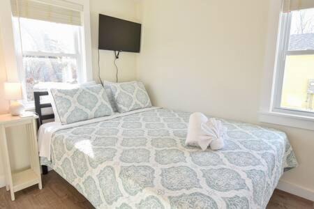 North Eastham House | 4 Min Drive to Bayside Beaches