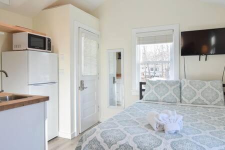 North Eastham House | 4 Min Drive to Bayside Beaches