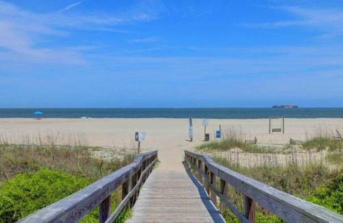 Tybee Island House | 4 Minute Walk To North Beach! Classic Cottage!