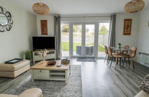 Brynteg House | 4 Parc Delfryn