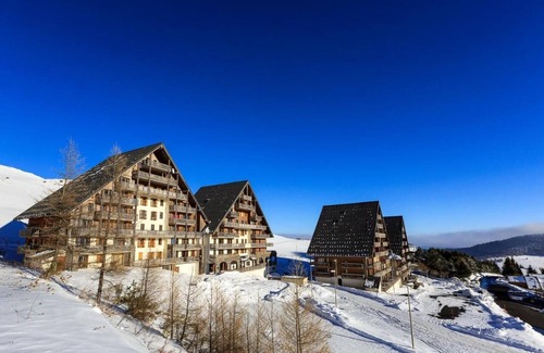 Besse-et-Saint-Anastaise Apartment | 4-person apartment Hauteurs Super Besse - Indoor pool & Garage