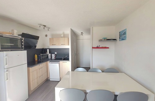 Les Angles Apartment | 4-person apartment with lake view
