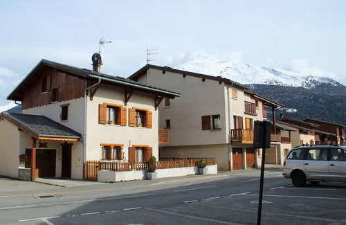 Aussois Apartment | 4-Person Apartment with Terrace in Aussois, Parking Included