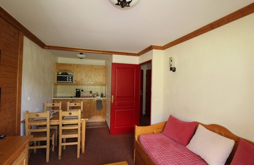 Val Cenis Apartment | 4-person apt, ski-in/ski-out with pool and parking, Lanslebourg-Val Cenis
