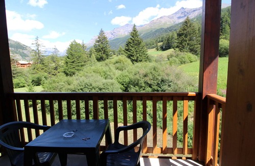 Val Cenis Apartment | 4-person apt, ski-in/ski-out with pool and parking, Lanslebourg-Val Cenis