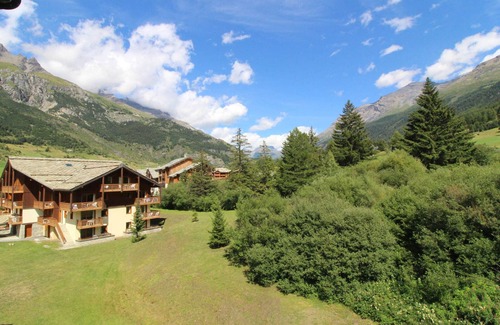 Val Cenis Apartment | 4-person apt, ski-in/ski-out with pool and parking, Lanslebourg-Val Cenis