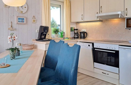 Lensterstrand House | 4 person holiday home in GROEMITZ