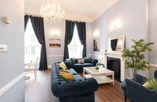 City Centre Dublin Apartment | 4 Poster Luxury Georgian Apartment