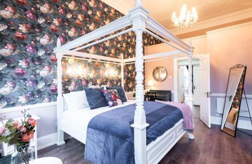 City Centre Dublin Apartment | 4 Poster Luxury Georgian Apartment