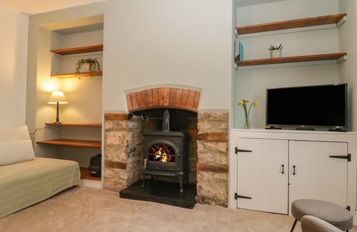 Wells Cottage | 4 PRIEST ROW, pet friendly, character holiday cottage in Wells