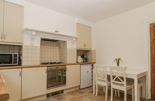 Wells Cottage | 4 PRIEST ROW, pet friendly, character holiday cottage in Wells