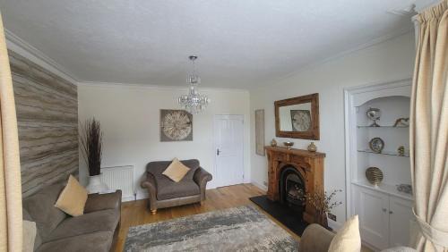 Perth Apartment | 4 Private bedroom house with 3 parking spaces free