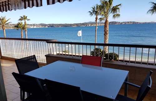 Bandol Apartment | 4-room apartment 90 m² + Terrace 17 m². Sea Front, Panoramic Sea View