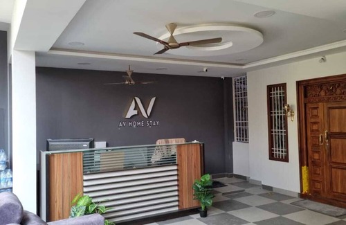 Pondicherry Beach Bed & Breakfast | 4 rooms are there. And also family rooms are there. Cinema theatre is there, bir