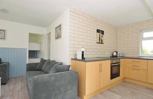 Liskeard House | 4 ROSECRADDOC LODGE HOLIDAY BUNGALOWS, family friendly in Liskeard