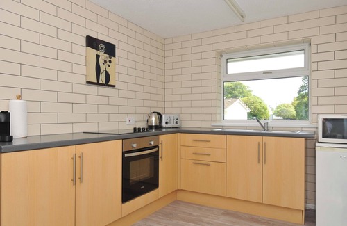 Liskeard House | 4 ROSECRADDOC LODGE HOLIDAY BUNGALOWS, family friendly in Liskeard