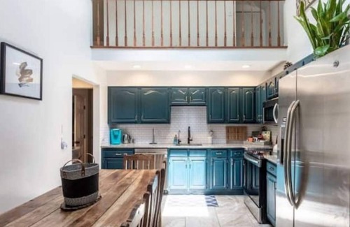 Jewett Ski Chalet | 4 Season Chalet w/ Hunter Mtn Views, Hottub, Yard and 8 min from Windham/Hunter
