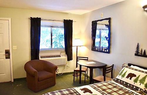 Bellaire Apartment | 4 Season Fun at Legend Cottage Inn