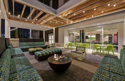 West Palm Beach House | 4 Spacious Suites, Next to Outlets w/Fitness & Laundry Facility