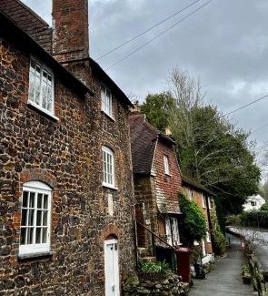 Pulborough House | 4 St Richard’s Cottages