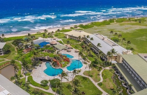 Hanamaulu Condo | 4 Star Oceanfront Resort, 4 Beautiful Pools 2 Jacuzzis, 3 mile stretch of Beach