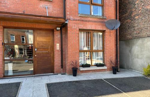 Belfast Apartment | 4 stars Rating Tourist board certified Spacious penthouse Apartment