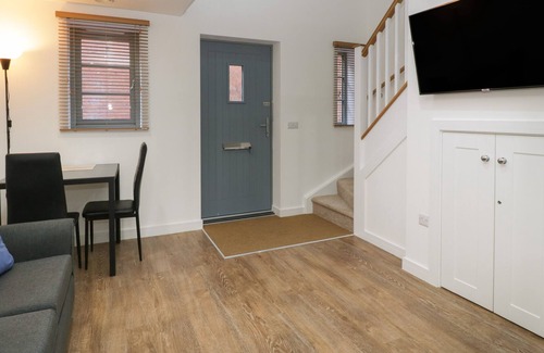 Glastonbury Apartment | 4 THE VAULTS, romantic in Glastonbury