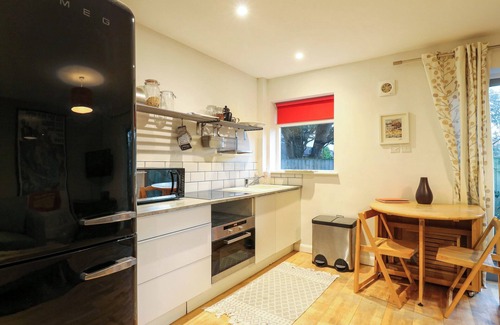 Deal Cottage | 4 WELLINGTON PARADE, WEST APARTMENT, pet friendly in Walmer