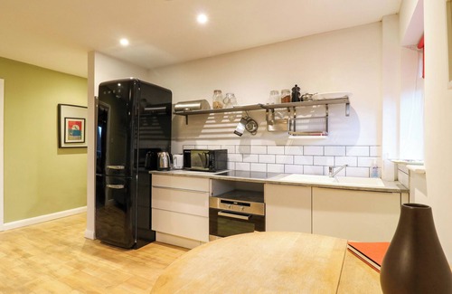 Deal Cottage | 4 WELLINGTON PARADE, WEST APARTMENT, pet friendly in Walmer