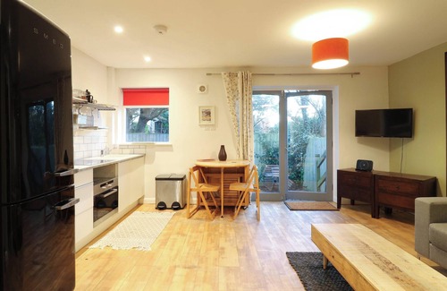 Deal Cottage | 4 WELLINGTON PARADE, WEST APARTMENT, pet friendly in Walmer