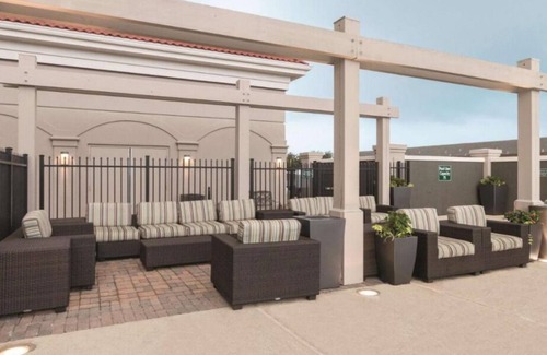 Arlington Hotel | 4 x 2 Double Beds, Non-Smoking at La Quinta Inn & Suites by Wyndham Arlington