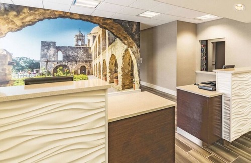 Arsenal House | 4 x King Bed ADA at La Quinta Inn by Wyndham San Antonio Downtown