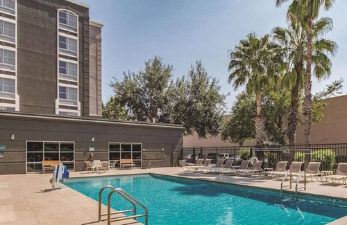 Arsenal House | 4 x King Bed ADA at La Quinta Inn by Wyndham San Antonio Downtown