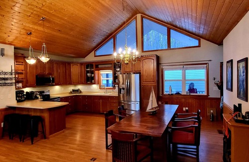 Bryson City House | 40+ acres of Breathtaking views 6 minutes to Bryson City and smoky mountain RR