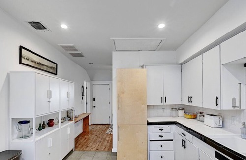 East Cesar Chavez Apartment | 40 Anthony St #A xxx