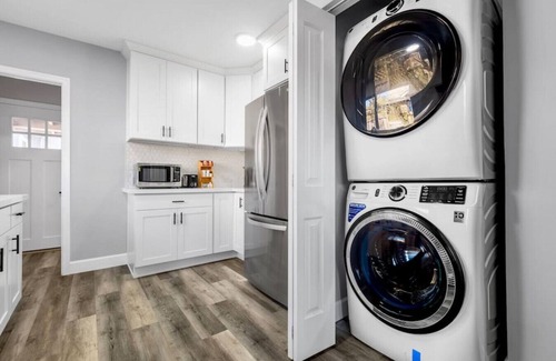 Wallingford House | 4016 Main (NEW) · 5b2b Newly Remodeled Entire House close to UW & DT