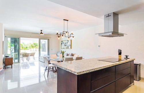 Puerto Juarez Apartment | 402N Casa Lucerna (2-Bedroom Apartment) with Pool - Handicap accessible by RedAwning