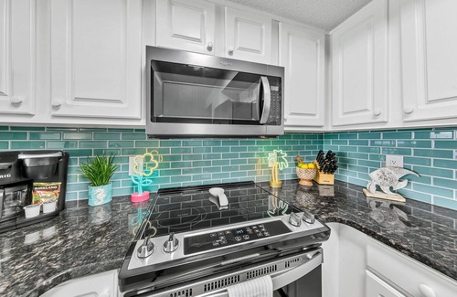 Fort Walton Beach - Destin Condo | 405 | Only a Dolphin is Closer to the Beach!