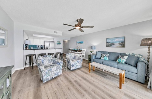 Fort Walton Beach - Destin Condo | 405 | Only a Dolphin is Closer to the Beach!
