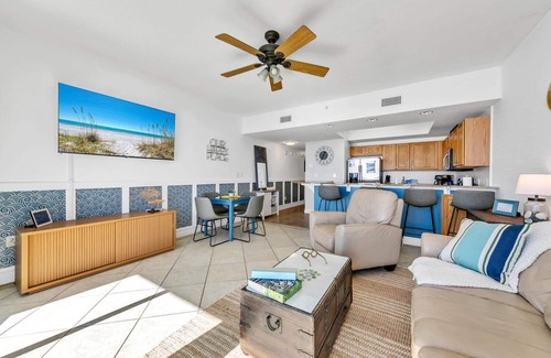Fort Walton Beach Condo | 413 | Luxe Beach Vacation + Renovated + Free Beach Service!