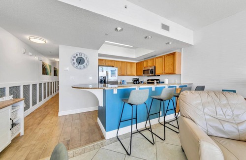 Fort Walton Beach Condo | 413 | Luxe Beach Vacation + Renovated + Free Beach Service!