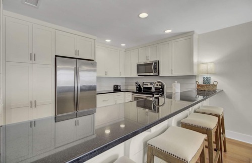 Isle of Palms Apartment | 417 Seascape by AvantStay | Beachfront Condo w/Communal Pool Access
