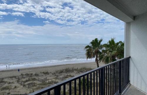 Isle of Palms Apartment | 417 Seascape Villas, Beachfront! Stunning Views! Pool!