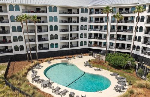 Isle of Palms Apartment | 417 Seascape Villas, Beachfront! Stunning Views! Pool!