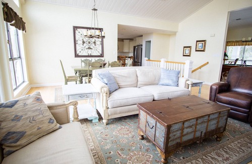 Holiday Isle House | 42 Palms Has it All ! 5 Min Walk to Beach.